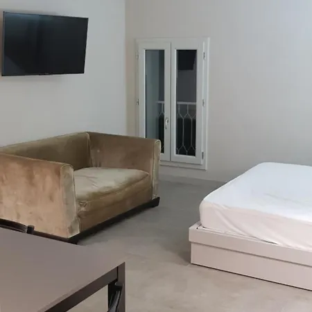Aparthotel Smartroom Lula Di Correggio